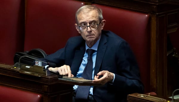 Il caso Fassino e la reazione del Pd: quando la politica italiana fatica a riconoscere l’evidenza